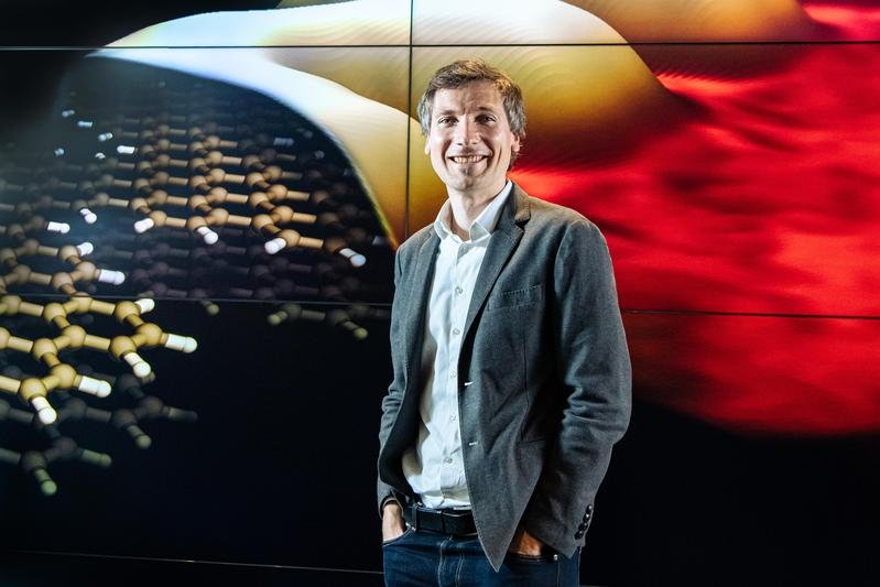 Lorenz Herrmann leitet das Empa-Departement «Moderne Materialien und Oberflächen». Quelle: Marion Nitsch Copyright: Empa